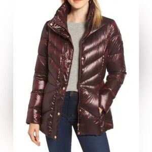 Sam Edelman wine metallic chevron funnel neck packable puffer jacket. Medium.